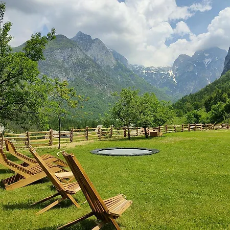 Organic Tourist Farm Pri Plajerju * טרנטה