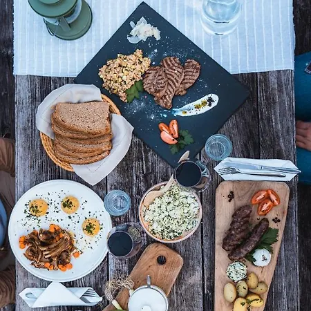 Organic Tourist Farm Pri Plajerju 特伦塔